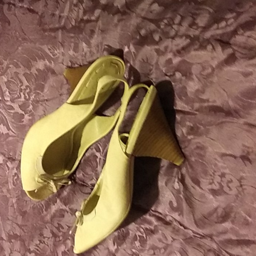 Shoes - Picture 2 of 2